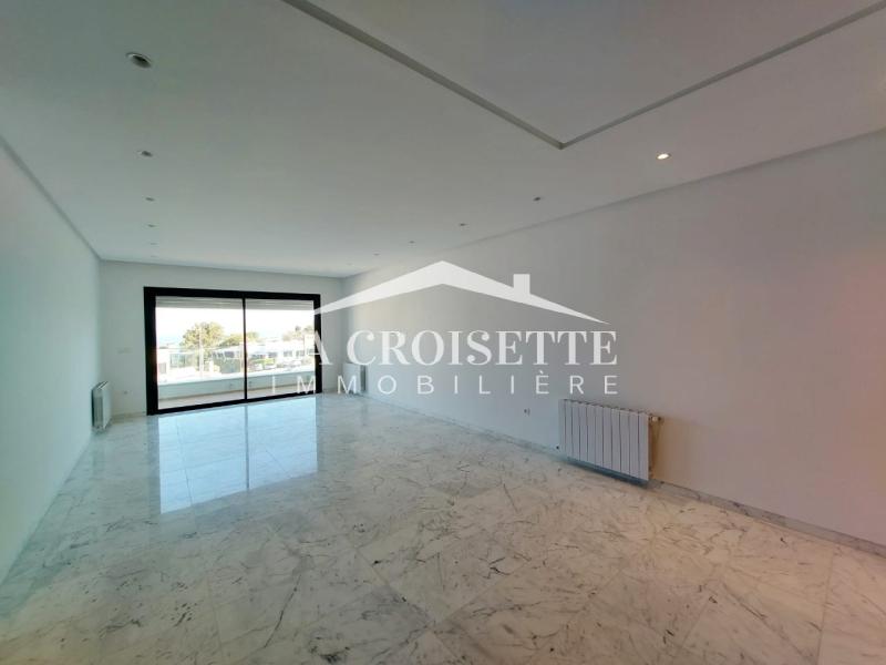 Appartement S+3 avec terrasse vue sur mer à La Marsa